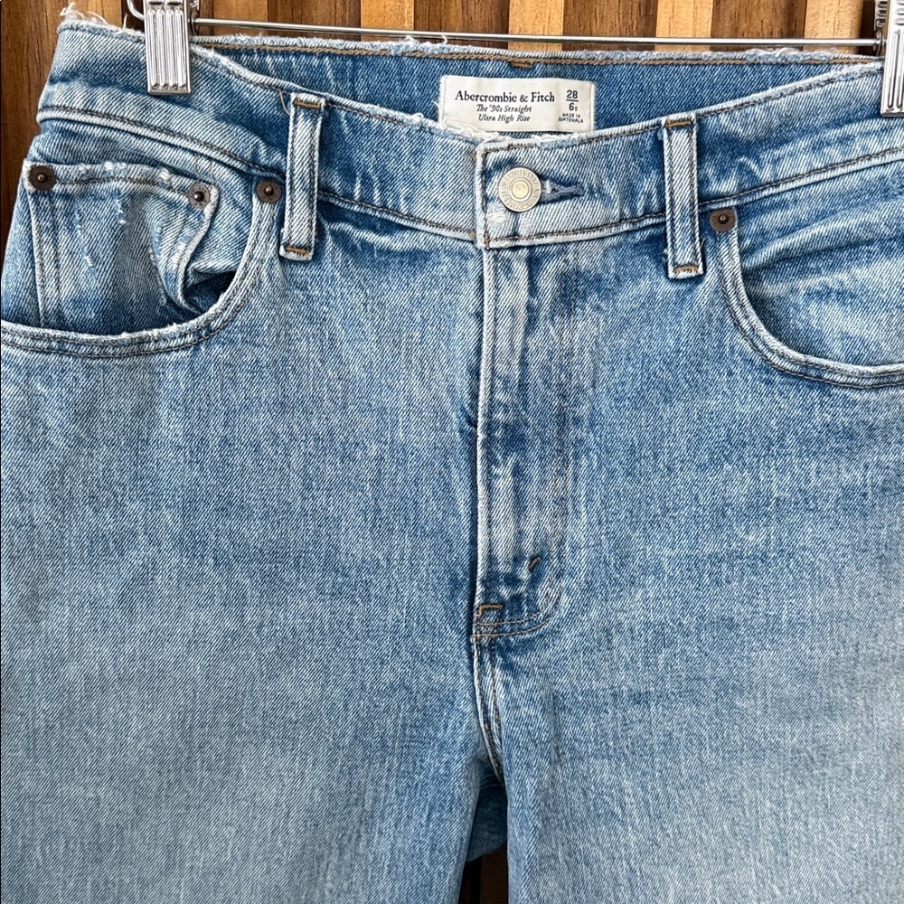 Abercrombie and fitch The 90s Straight Ultra High Rise Slit Hem. 6s / 28 - Picture 6 of 9